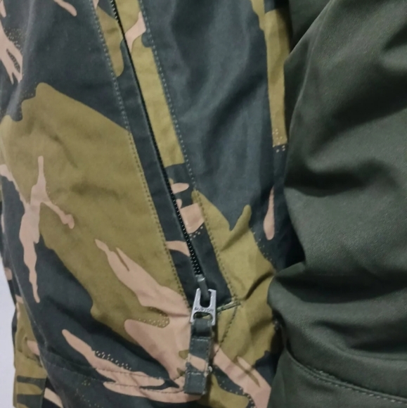 Burton Boys Gameday Jacket Size L. - Picture 10 of 14